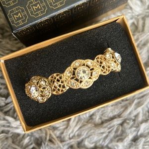 Gold bracelet with zirconias
